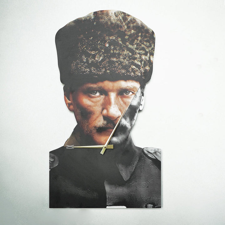 Renkli Metal Atatürk Duvar Saati - APS132